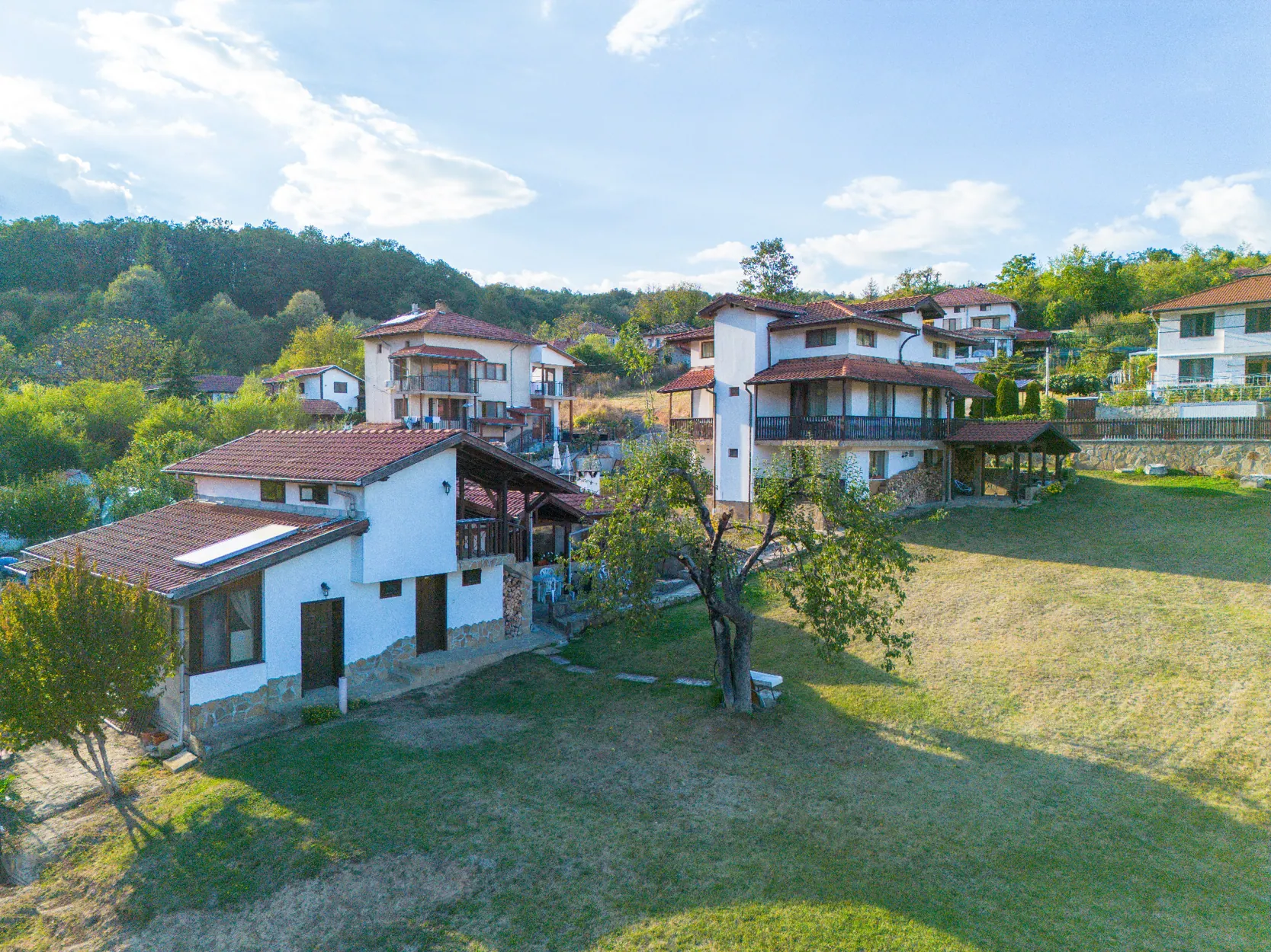 Vasilena Guest House surrounded by greenery near Tryavna