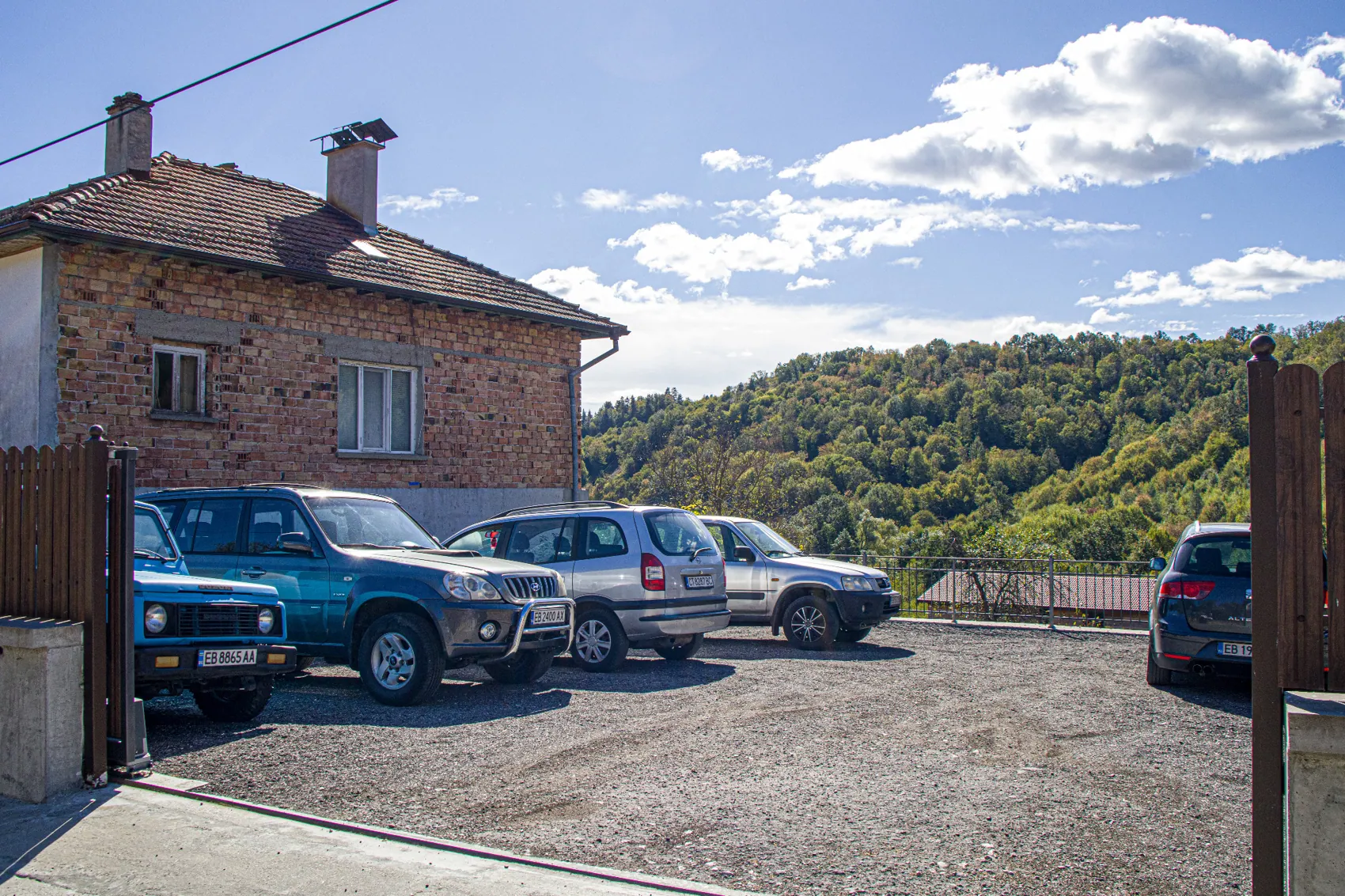 Vasilena Guest House parking